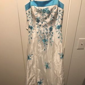 Morgan and Co. strapless prom dress